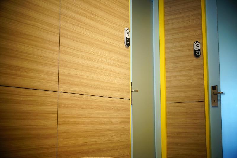 בית מלון כפרי Borough Capsule Hostel Bali