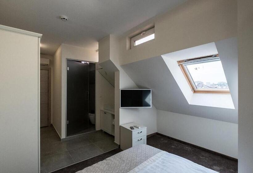 בית מלון כפרי Caro Apartments & Rooms