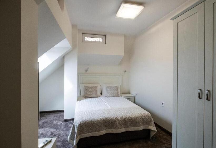 בית מלון כפרי Caro Apartments & Rooms