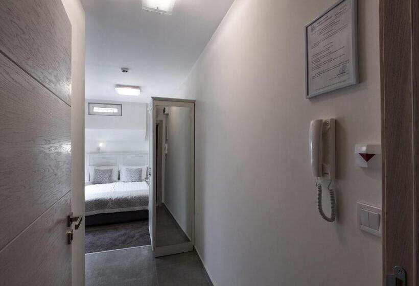 בית מלון כפרי Caro Apartments & Rooms