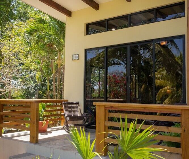 ホテル Cassia Hill Resort