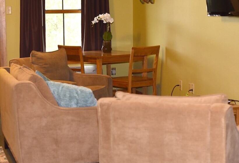 فندق Champions Black Bear Lodge