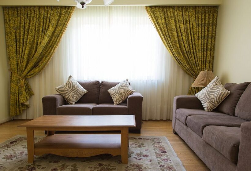 בית מלון כפרי Charlton Suites Guest House