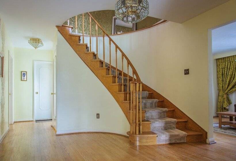 בית מלון כפרי Charlton Suites Guest House