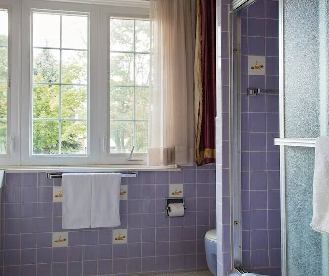 בית מלון כפרי Charlton Suites Guest House