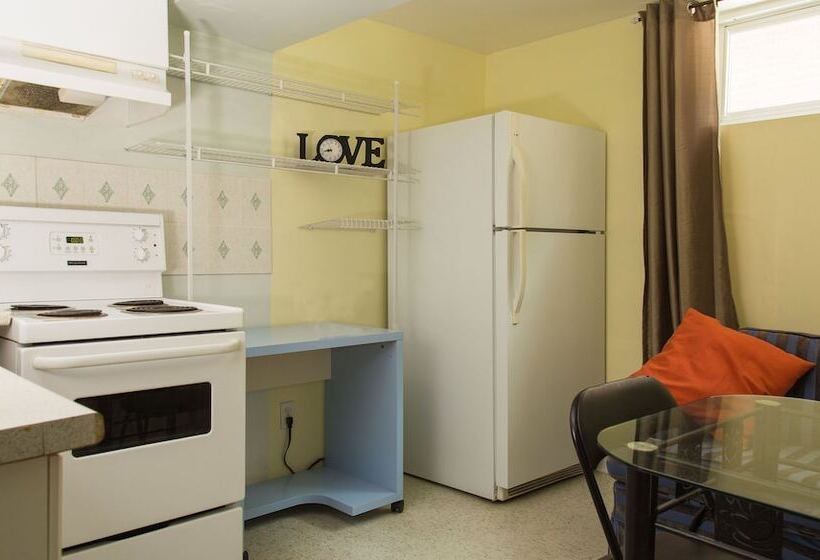 בית מלון כפרי Charlton Suites Guest House