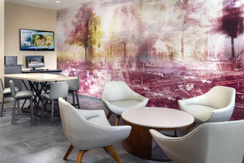 فندق Courtyard By Marriott Lagrange