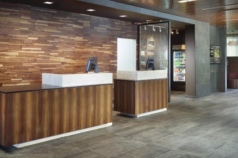 فندق Courtyard By Marriott Lagrange