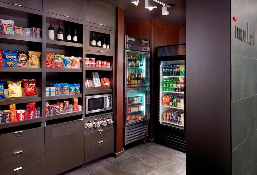 فندق Courtyard By Marriott Lagrange