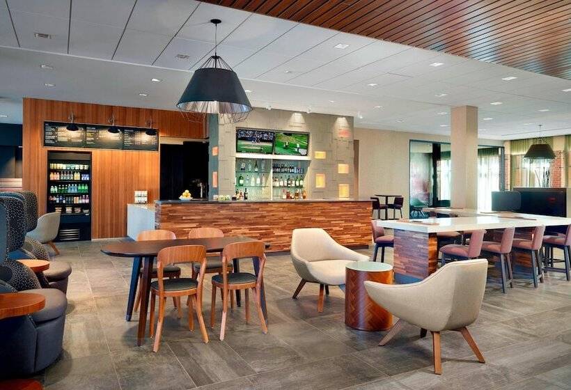 فندق Courtyard By Marriott Lagrange