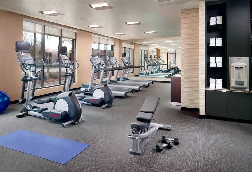 فندق Courtyard By Marriott Lagrange