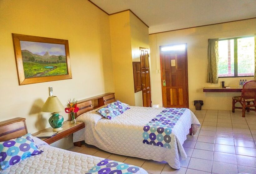 בית מלון כפרי Drift Inn Cayo