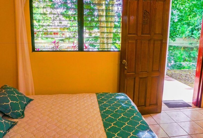 בית מלון כפרי Drift Inn Cayo