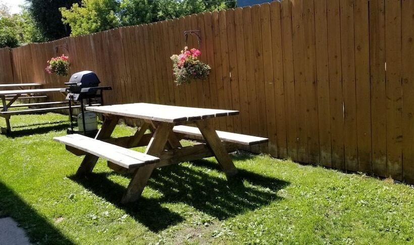 فندق Edgewater Inn