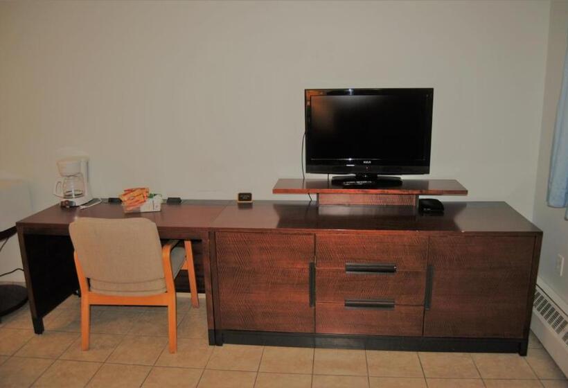 فندق Edgewater Inn