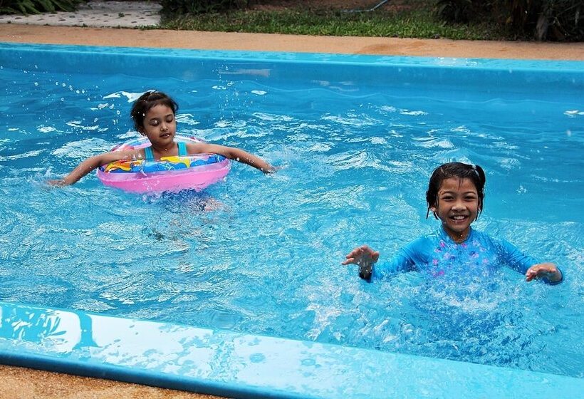 هتل Excellence Villas & Hostel