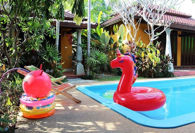 هتل Excellence Villas & Hostel