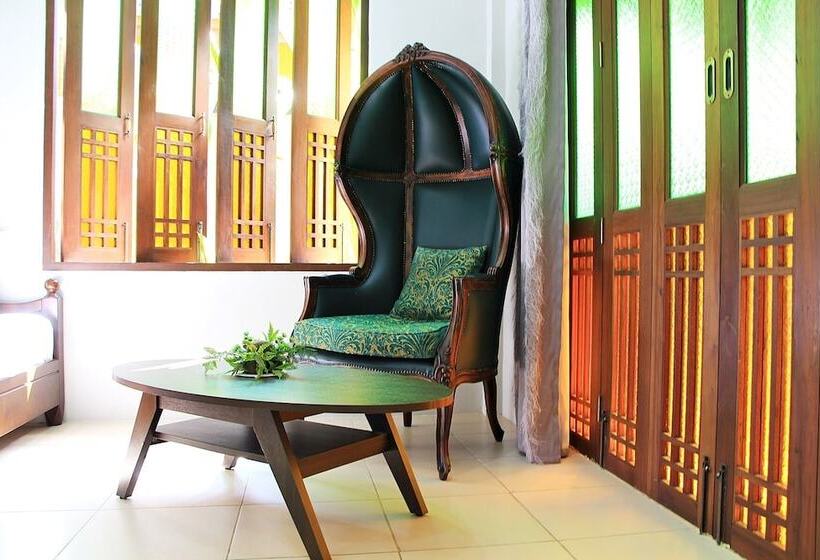 هتل Excellence Villas & Hostel