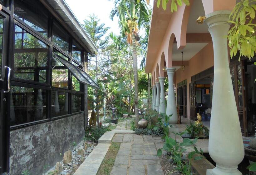 هتل Excellence Villas & Hostel