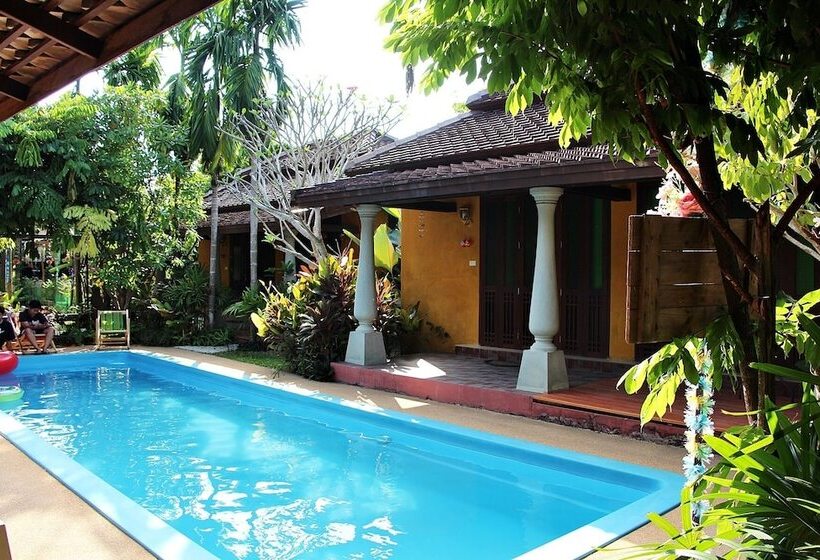 هتل Excellence Villas & Hostel