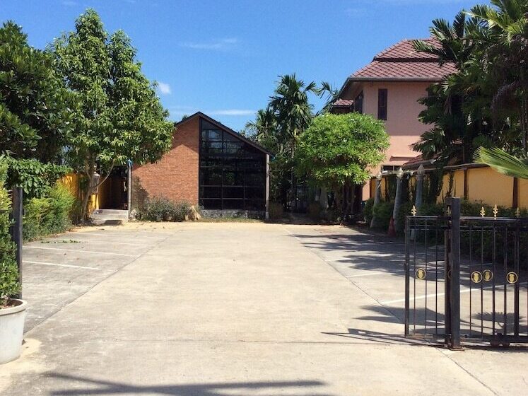 هتل Excellence Villas & Hostel