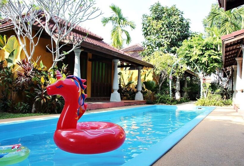 هتل Excellence Villas & Hostel