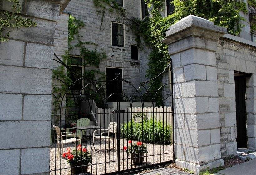 호텔 Frontenac Club Inn