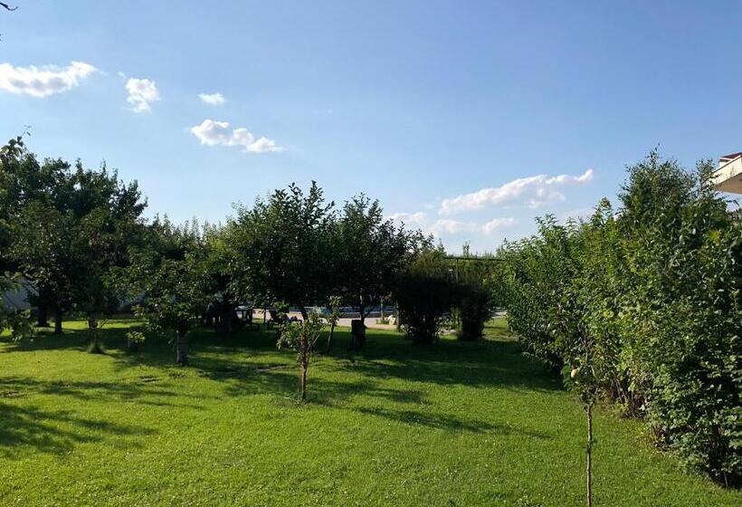 호텔 Galeria In The Garden