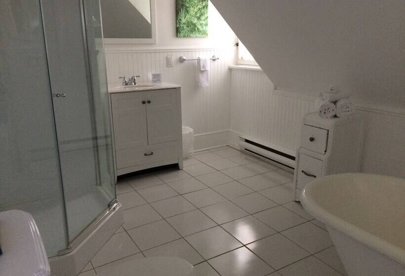 Отель Grey Gables Inn