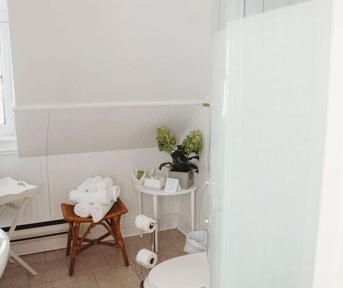 Отель Grey Gables Inn