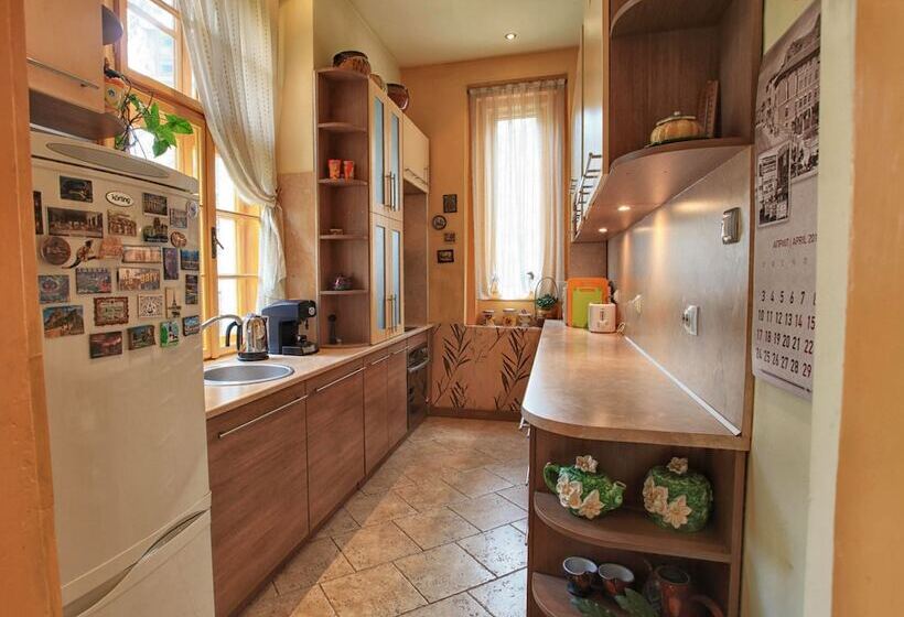 호텔 Guesthouse Tomovi