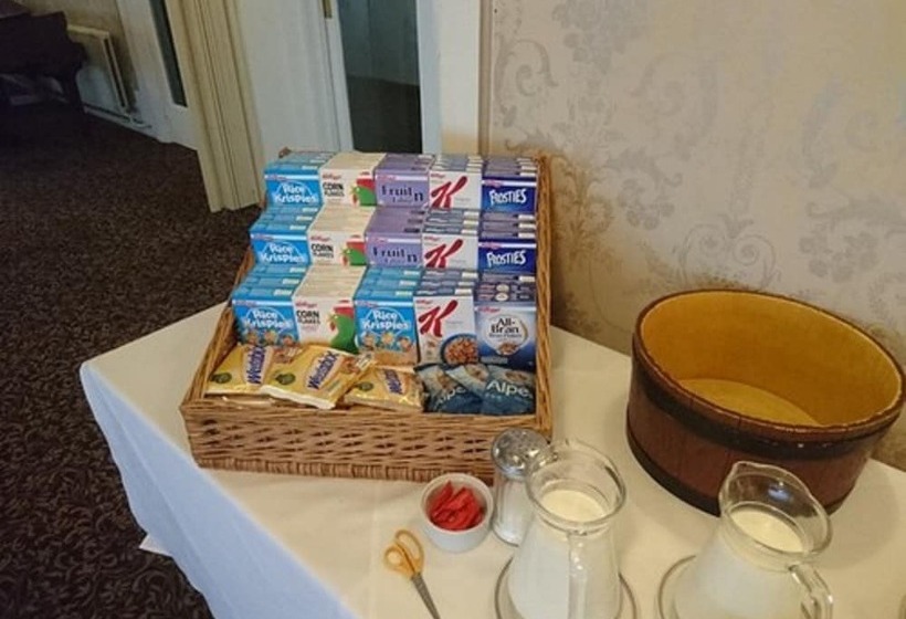 ホテル Hannafore Point