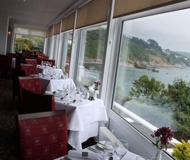 ホテル Hannafore Point