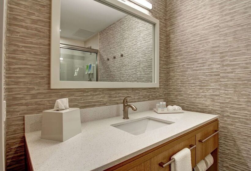 Отель Home2 Suites By Hilton Montreal Dorval