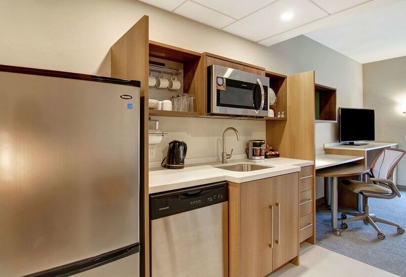 Отель Home2 Suites By Hilton Montreal Dorval