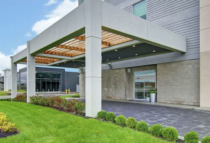 Отель Home2 Suites By Hilton Montreal Dorval