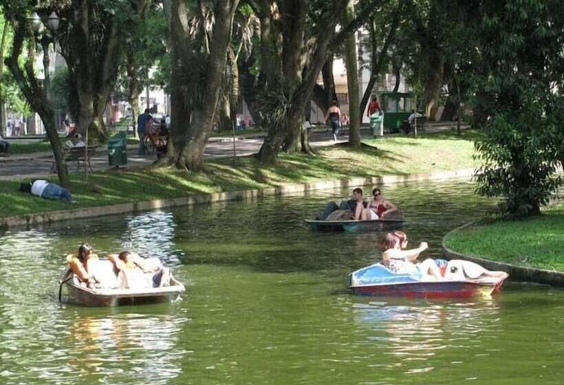 فندق Hostel Central Curitiba