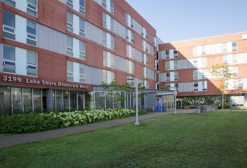 בית מלון כפרי Humber College Lakeshore Campus Residence