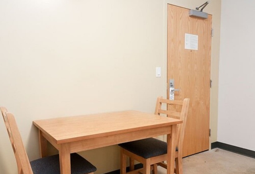 בית מלון כפרי Humber College Lakeshore Campus Residence