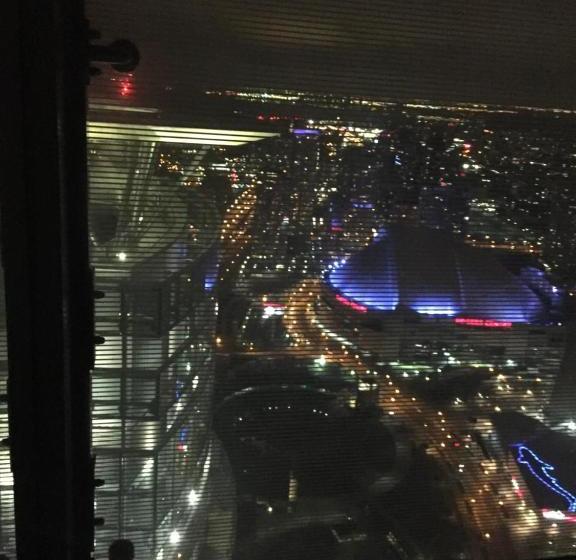 فندق Downtown Condo 20th Floor Lake View Suite