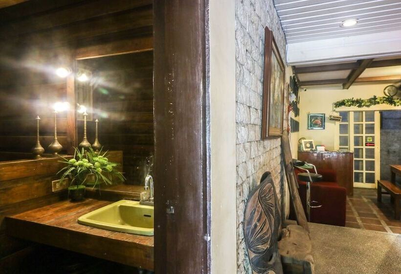 Отель Kamuning Hostel