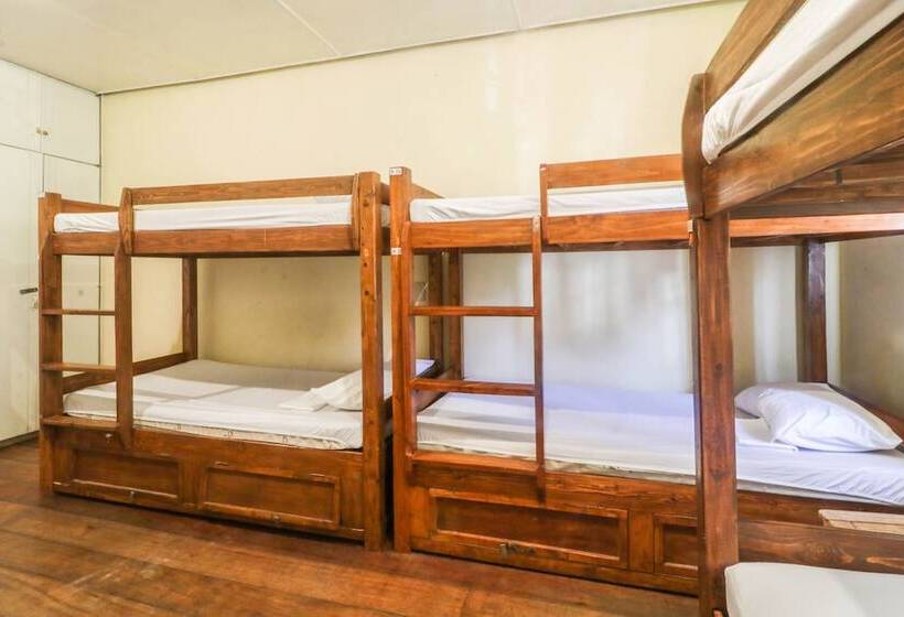 Отель Kamuning Hostel