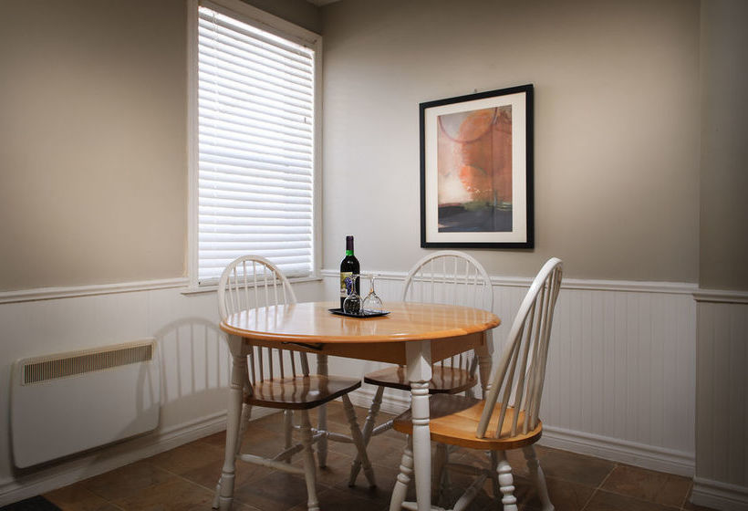 ホテル Moncton Suites - 267 Universite Ave