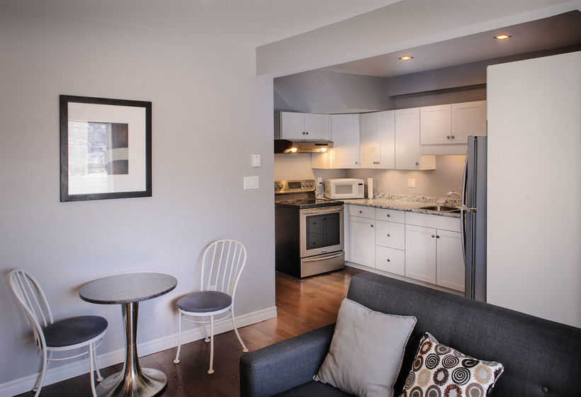 ホテル Moncton Suites - 267 Universite Ave