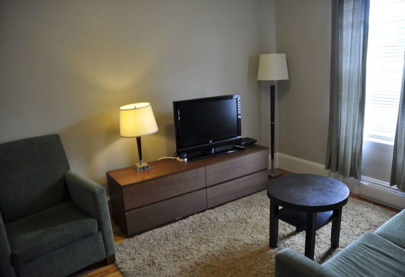 ホテル Moncton Suites - 267 Universite Ave