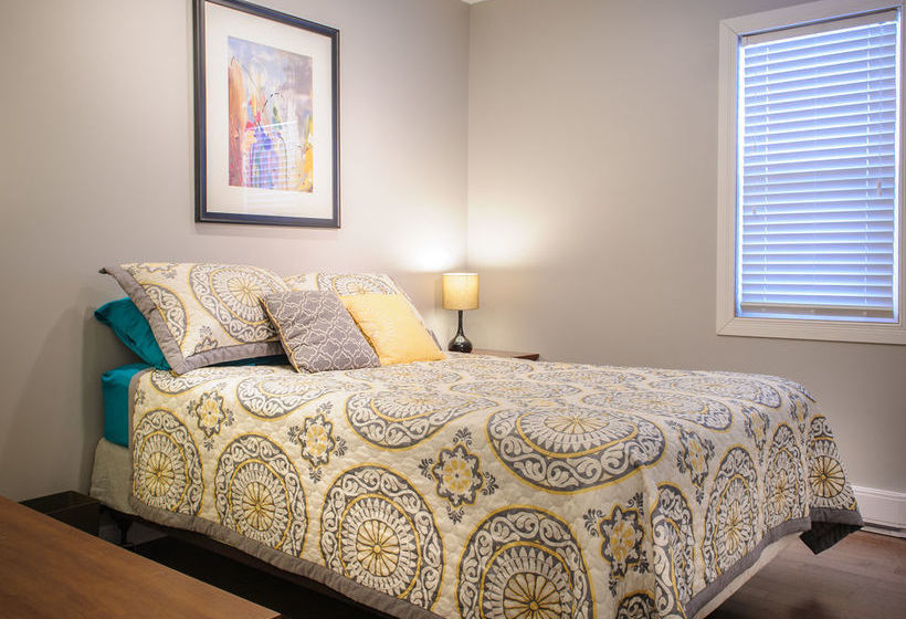 ホテル Moncton Suites - 267 Universite Ave