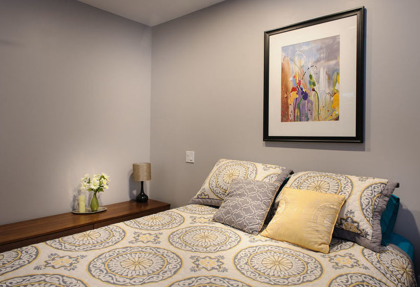 ホテル Moncton Suites - 267 Universite Ave