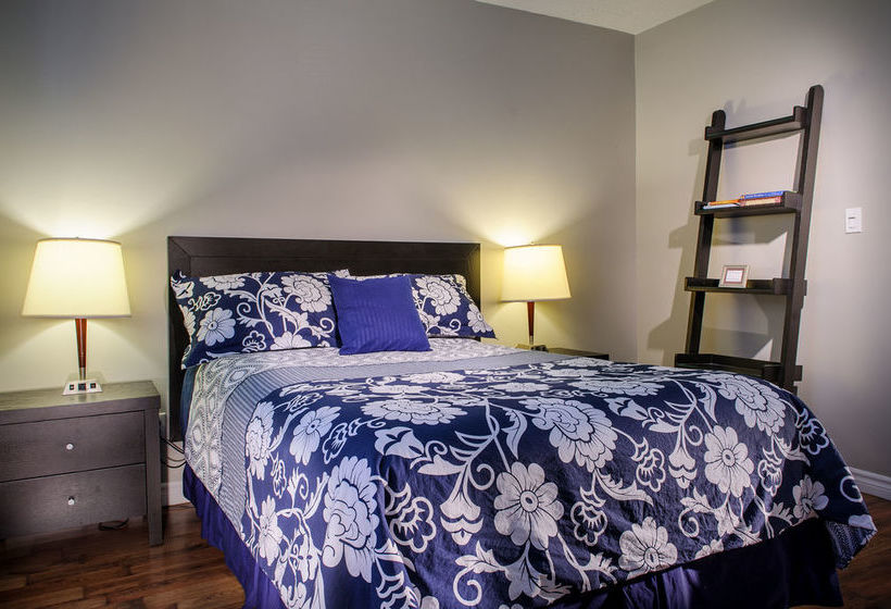 ホテル Moncton Suites - 267 Universite Ave