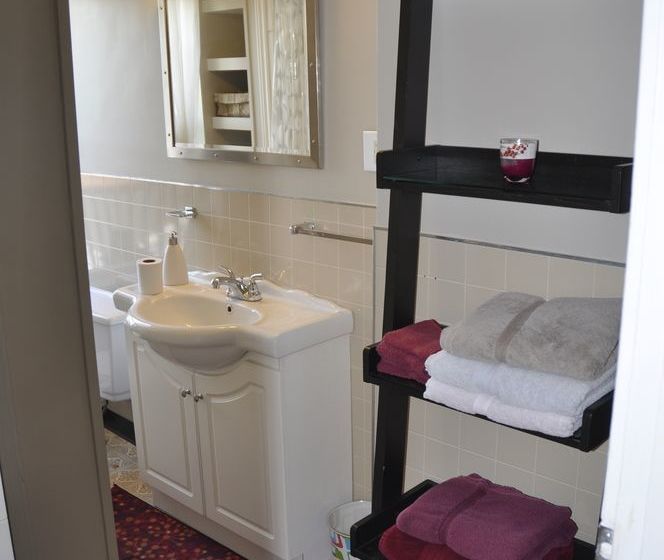 ホテル Moncton Suites - 267 Universite Ave