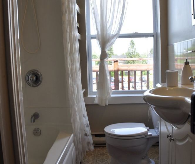 ホテル Moncton Suites - 267 Universite Ave